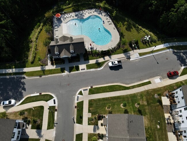 Building Photo - 11005 Woodland Crk Wy