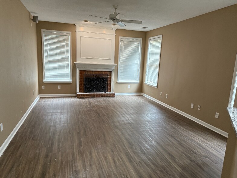 Building Photo - 13918 Laurel Trace Dr