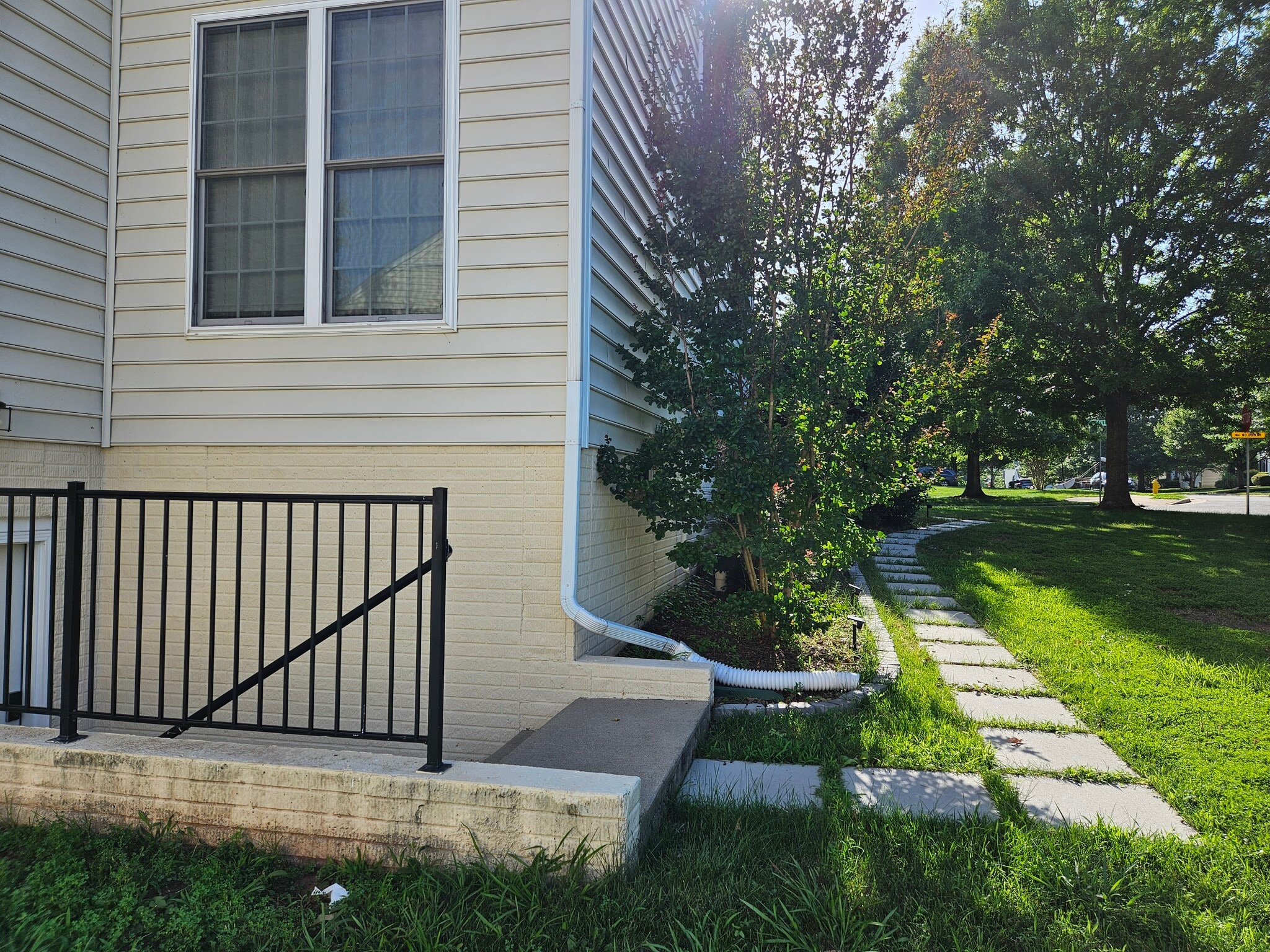 Building Photo - 10801 Valley Falls Ct