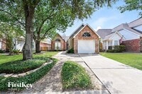 Building Photo - 11811 Meadowchase Dr