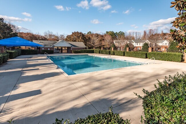 Building Photo - Town House in North Raleigh- Available Now