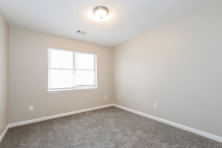 Building Photo - 9199 Fairway Ct