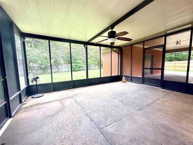 Building Photo - 6630 Stable Gate Ct