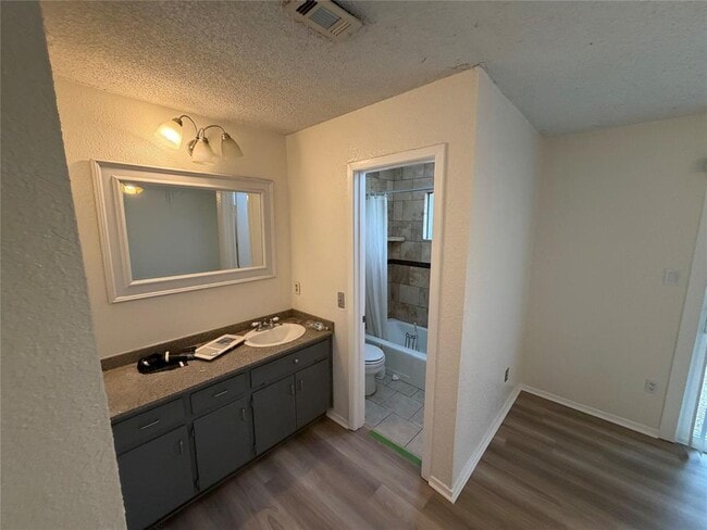 Building Photo - 1309 Radam Cir
