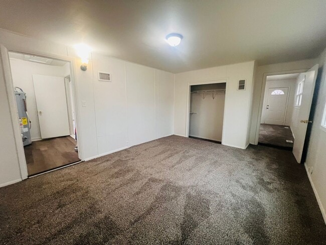 Building Photo - Beautifully Updated 4 Bedroom 1.5 Bathroom Home located Northeast Wichita, KS.