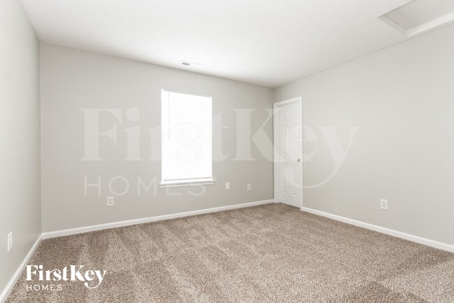 Building Photo - 10431 Wintergreen Way