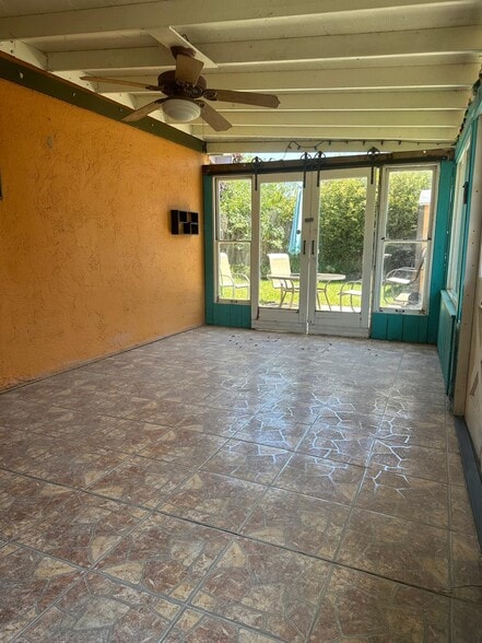 Building Photo - 115 Azalea Ct