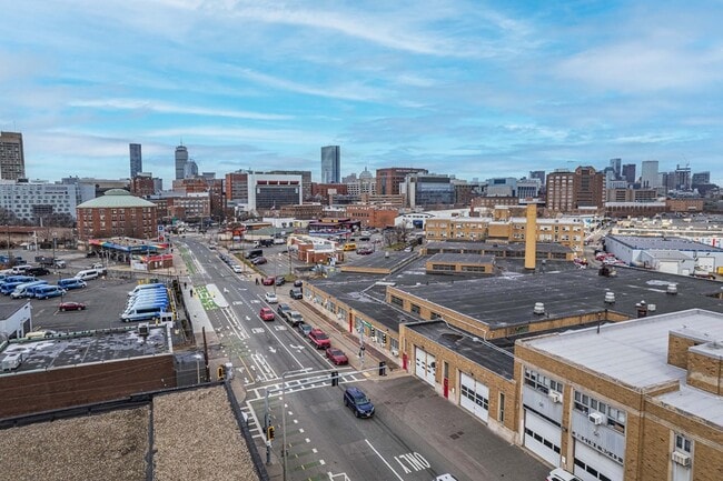 Building Photo - 14 Pompeii St