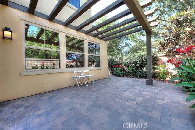 Building Photo - 46 Larkfield