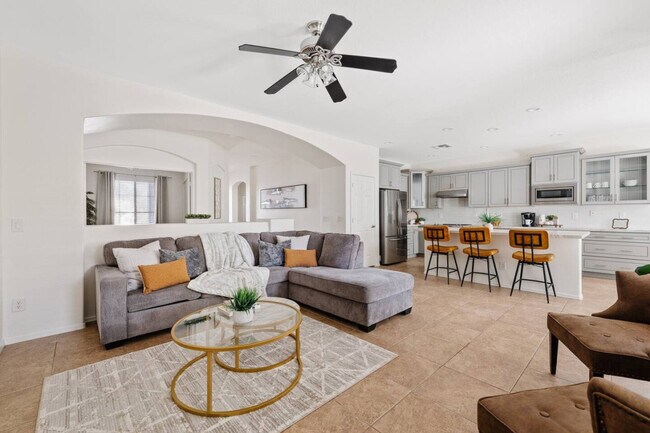 Building Photo - 2372 E Sequoia Dr