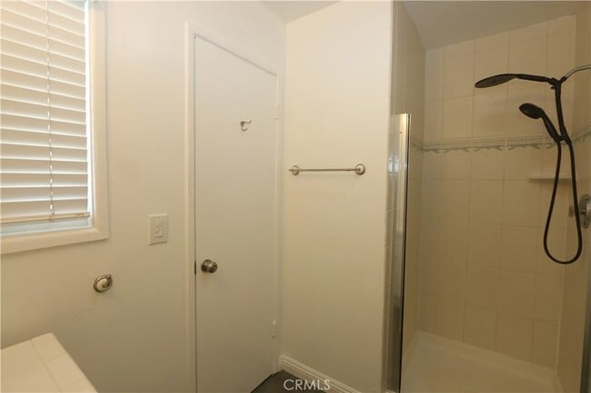 Building Photo - 16572 Patricia Ln