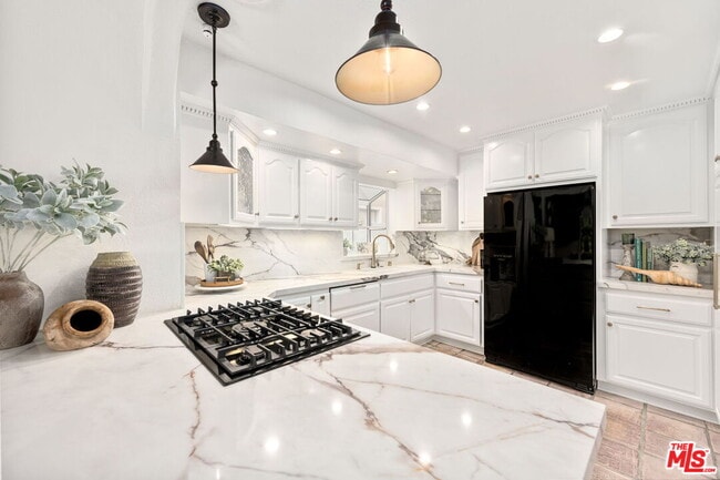 Building Photo - 213 Via Cordova