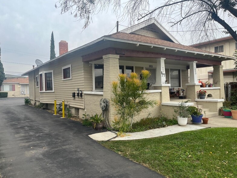 Building Photo - 1801 Vine St