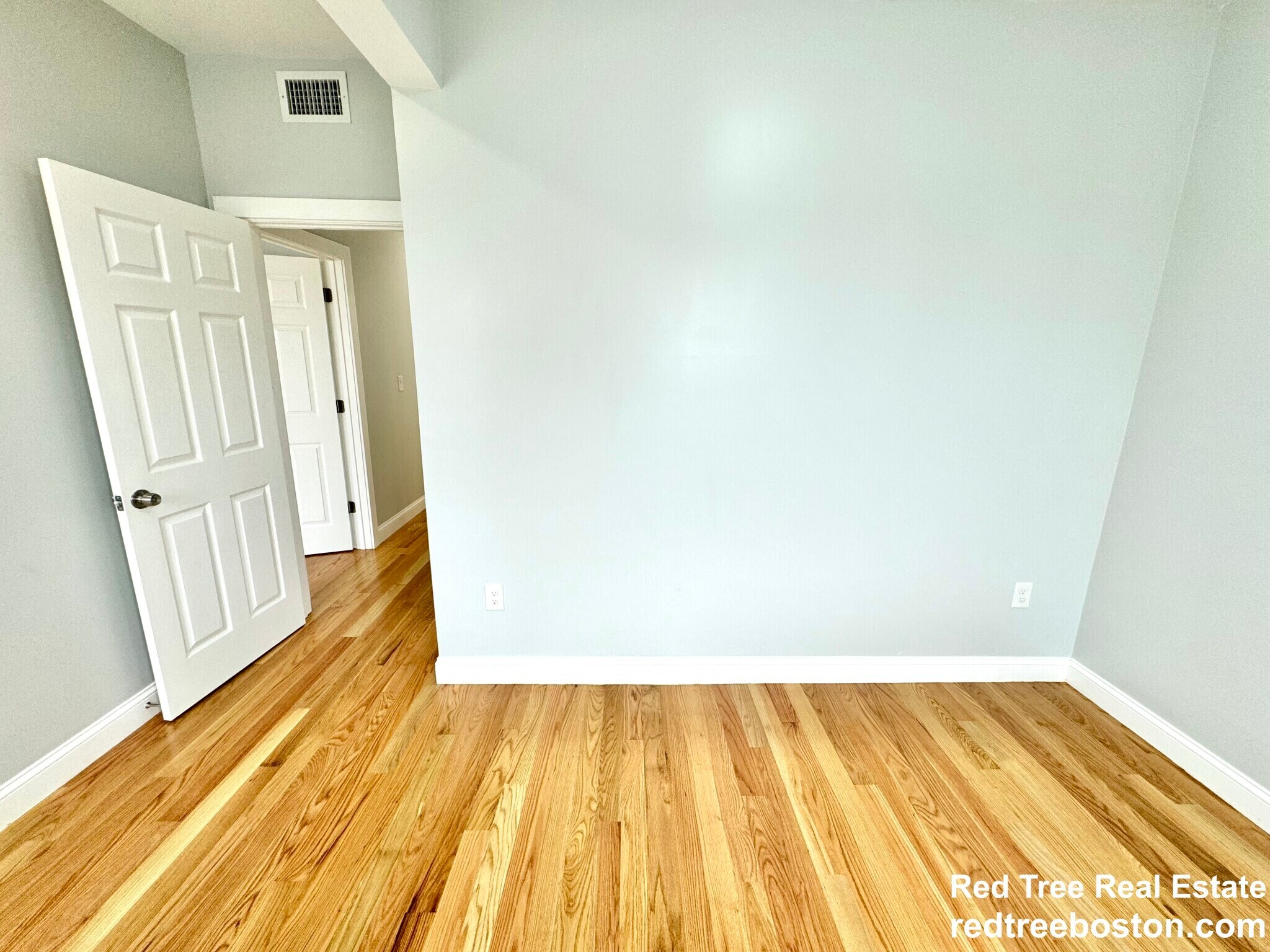 Building Photo - 190 Hillside St