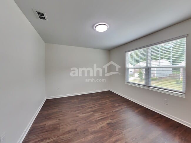 Building Photo - 4394 Kendrick Cir