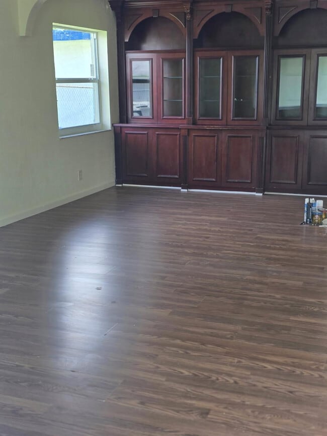 Building Photo - 2710 NW 9th St