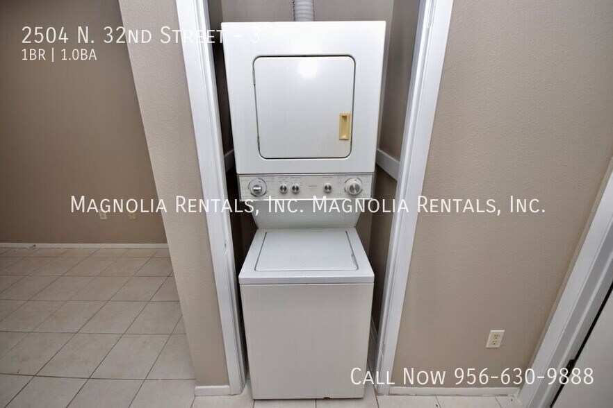 Building Photo - 2504 N 32nd St