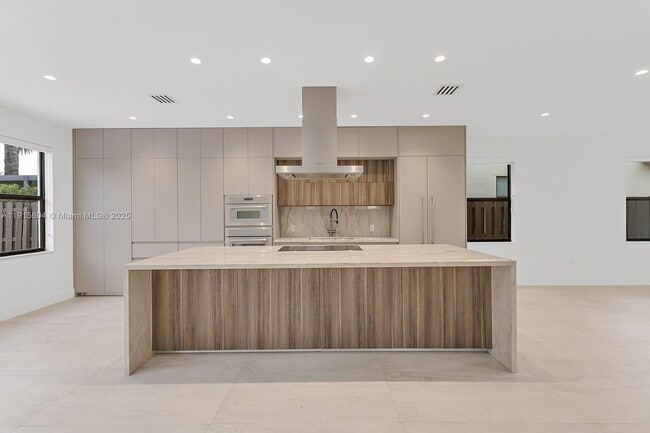 Building Photo - 8725 NW 102nd Ct