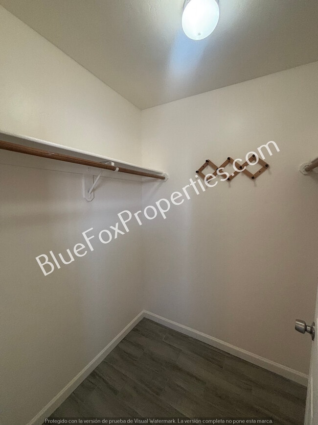 Building Photo - 245 E Norma Ln