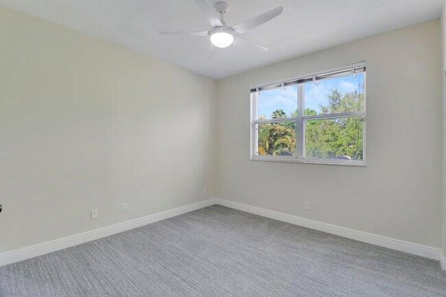 Building Photo - 3033 SE Brierwood Pl