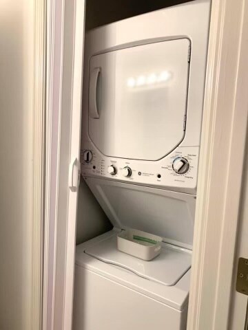 Washer/Dryer - 1312 Colony Place Dr