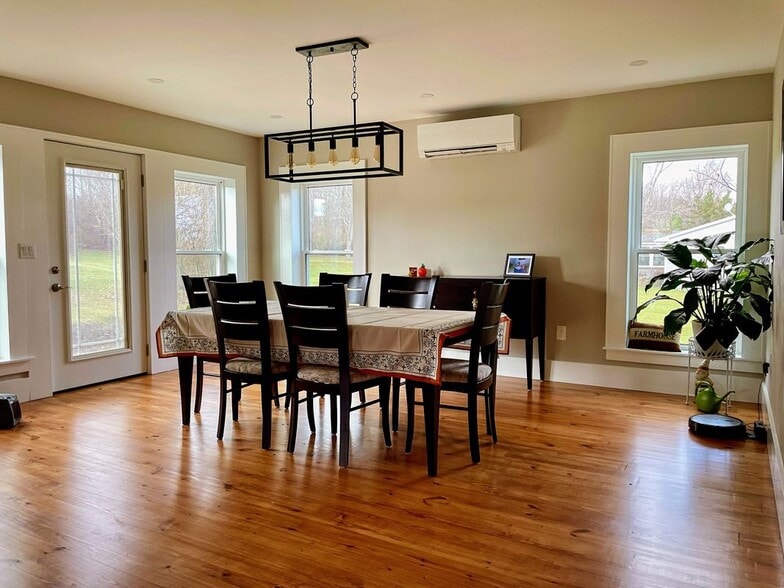 Building Photo - 1937 Spencer Hill Rd