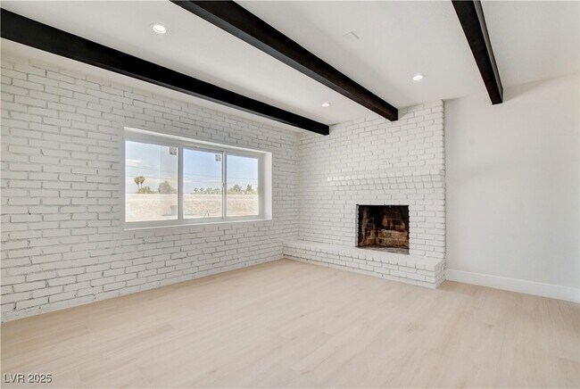 Building Photo - 3962 Euclid St