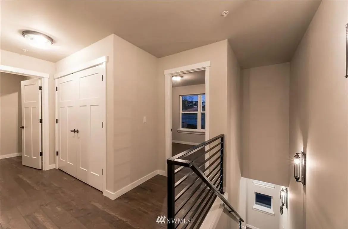 Building Photo - 11031 14th Pl SE