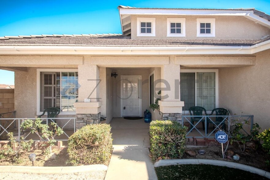 Building Photo - 38502 Juniper Tree Rd