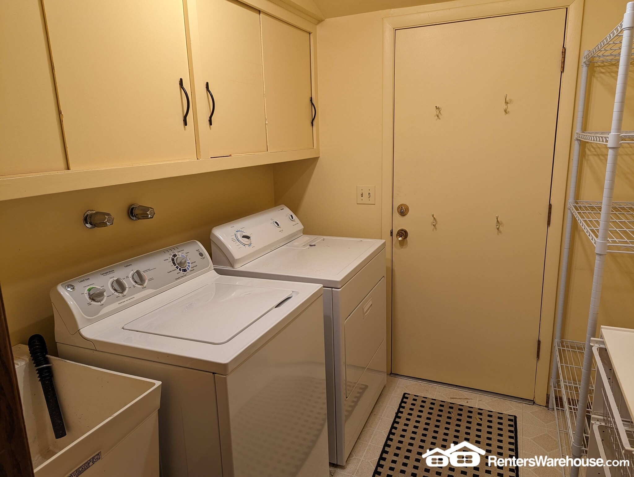 Building Photo - 8861 Greenhill Ln