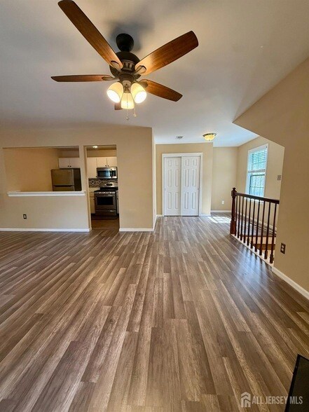 Building Photo - 505 Woodhaven Dr