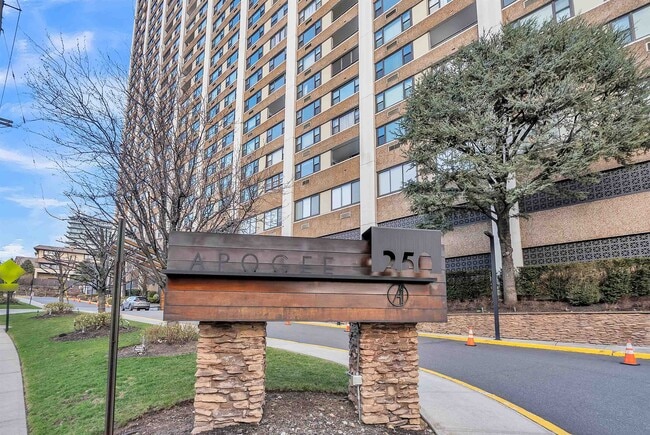 Building Photo - 250 Gorge Rd