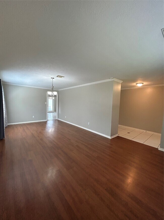 Building Photo - 5415 W Harrow Dr