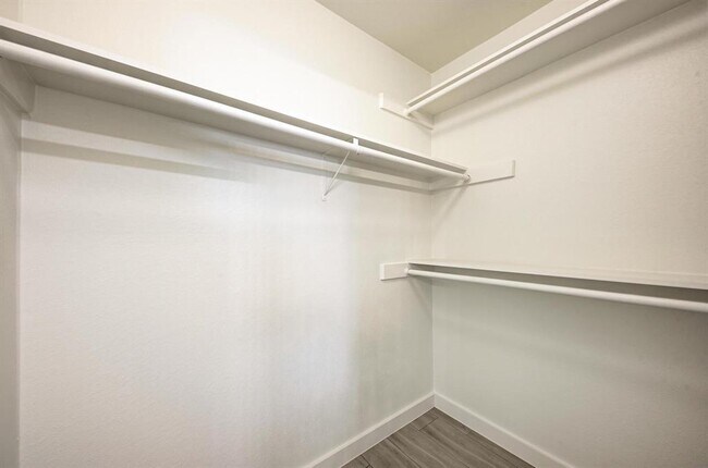 Building Photo - 4910 Wing Rd