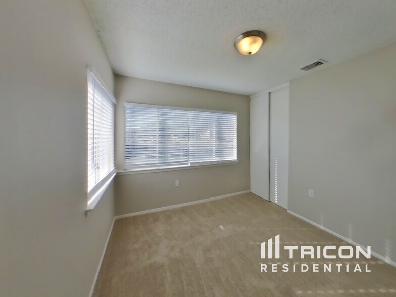 Building Photo - 16322 Puma Pass St