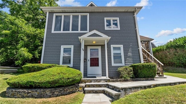 Building Photo - 54 Hillside Ave