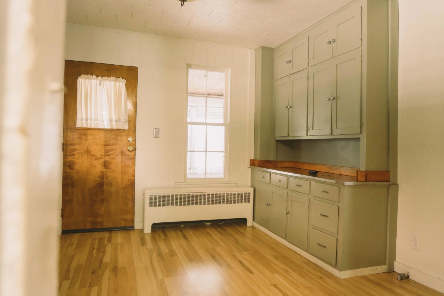 Building Photo - 379 E Wabasha St