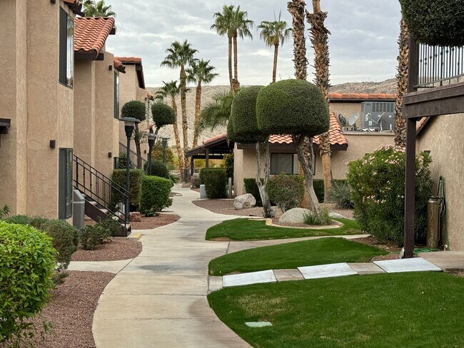 Building Photo - 2 BR Furnished Condo on the Colorado River with Utilities included