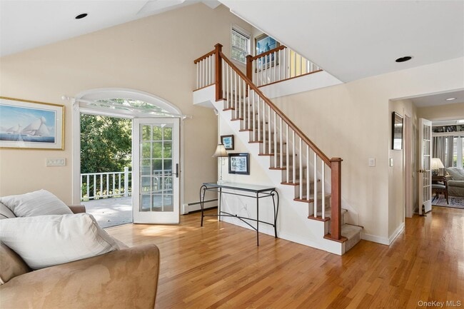 Building Photo - 425 Briarwood Ln