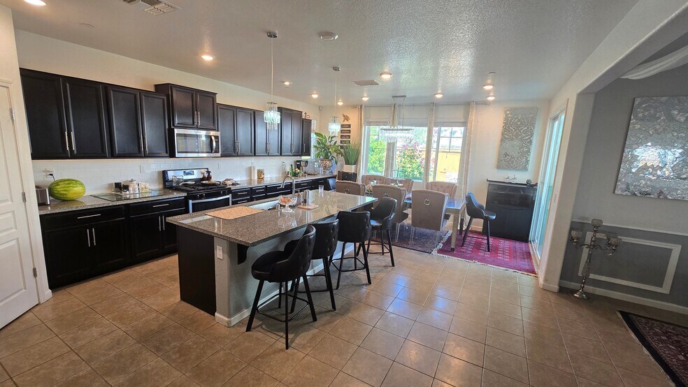 Building Photo - 3159 Tostalinda Dr