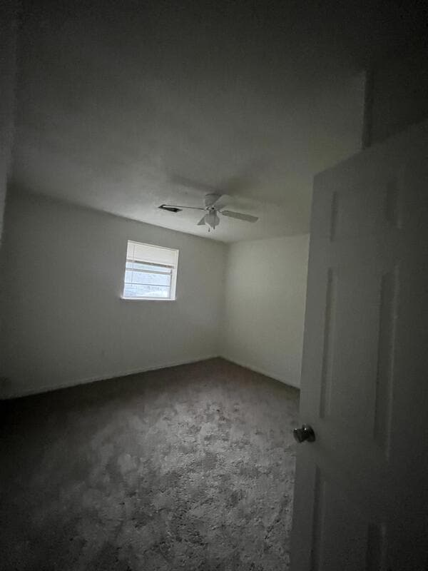 Building Photo - 220 Hickory St