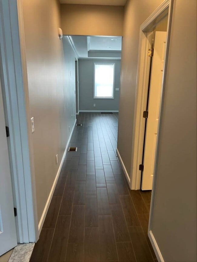 Building Photo - 55 S Fulton St