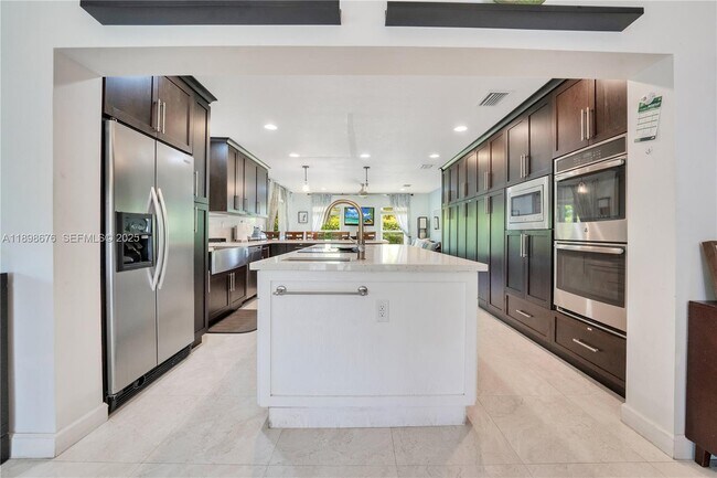 Building Photo - 15300 SW 164th St