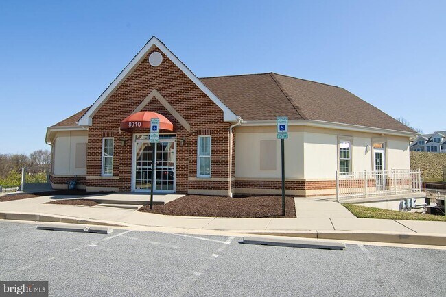 Building Photo - 8265 Stone Crop Dr