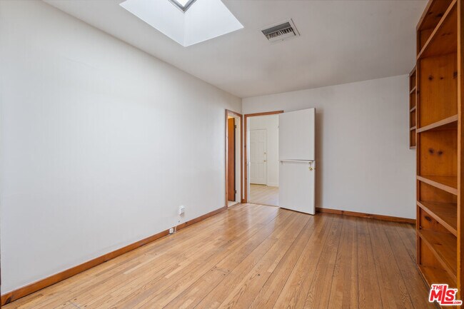 Building Photo - 12848 Tiara St