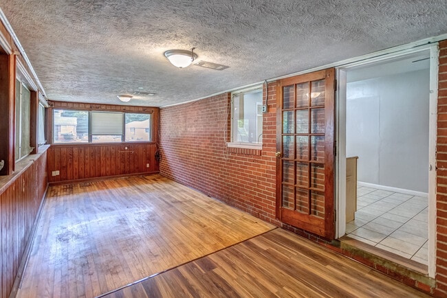 Building Photo - 3720 Pelzer Ave