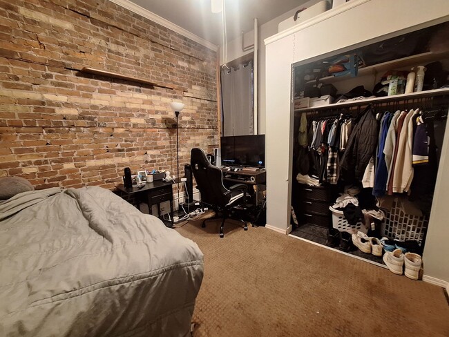 Building Photo - Large 3 Bedroom Open July 1st!