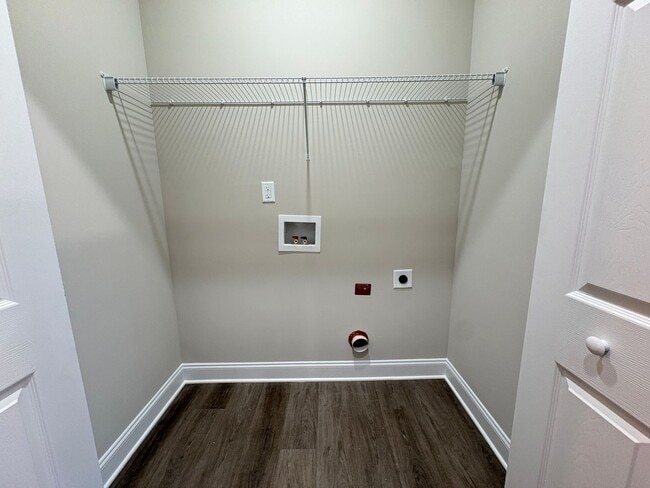 Building Photo - 2 Bedroom, 2 Bathroom Duplex in Winston-Salem!