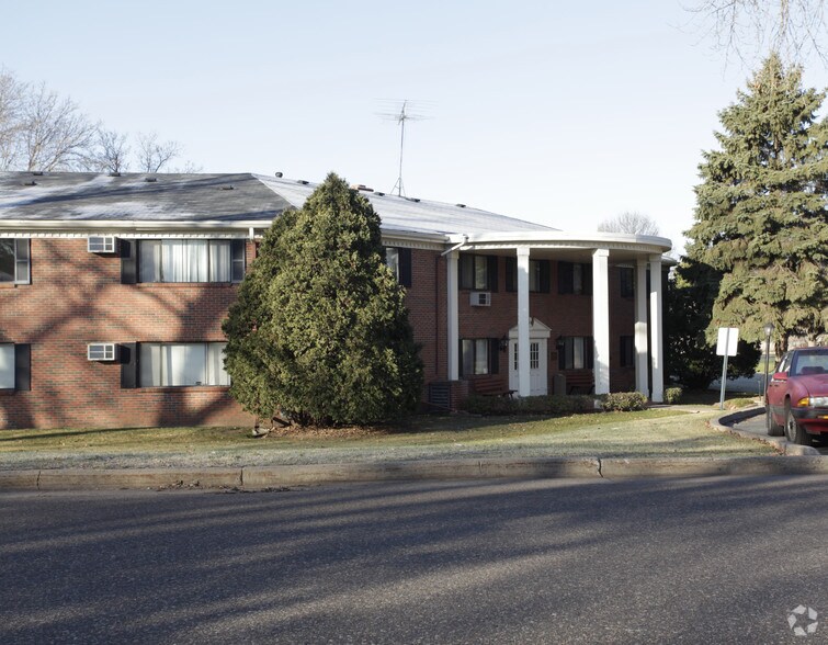 Williamsburg Apartments 527 13th St S Hudson WI 54016 Apartment Finder