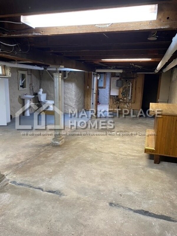 Building Photo - 2913 5th Ave E